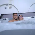 בית הארחה Jacaranda 4*
