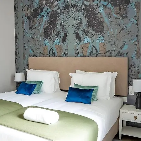 Jacaranda בית הארחה